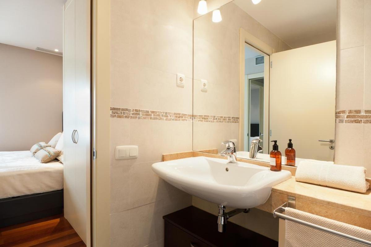 Espectacular Piso Cerca De La Playa Apartman Sant Adria de Besos Kültér fotó